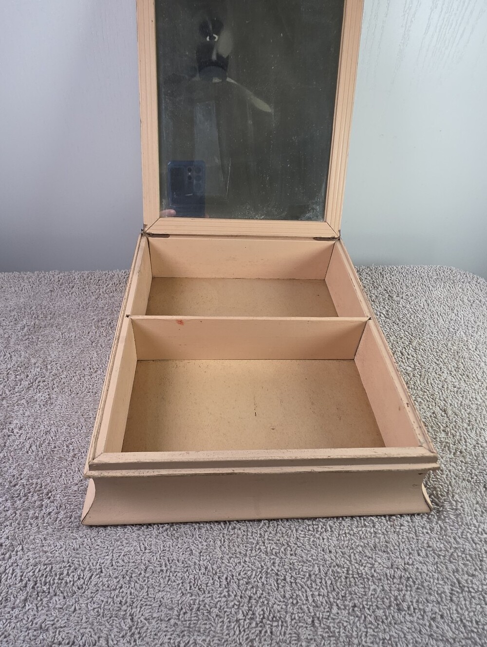 Vintage Woodrn Vanity Box Hinged Lid And With An Inset Mirror - Picture 11 of 16